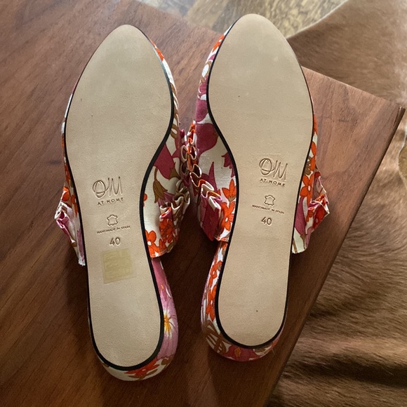 Olivia Morris at Home Blossom Frill Sippers in Canvas Floral - Picture 4 of 8